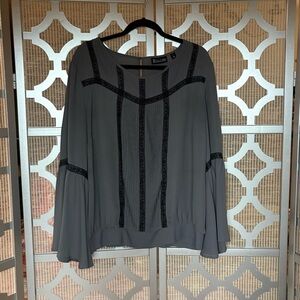 Avenue Gray Black Long Sleeve Boxy Bib Collar Blouse